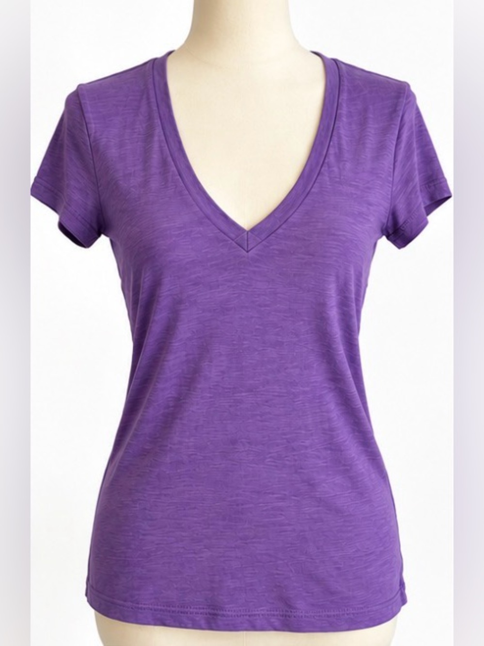 [Threads 4 Thought] Purple Organic Cotton V-Neck Tee Women’s S NEW!